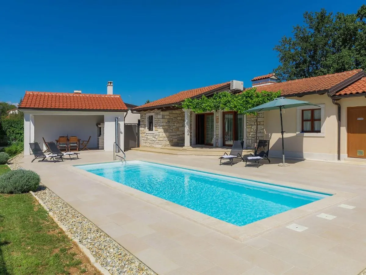 Holiday Home Florens - ROJ469 Sveti Petar u Sumi