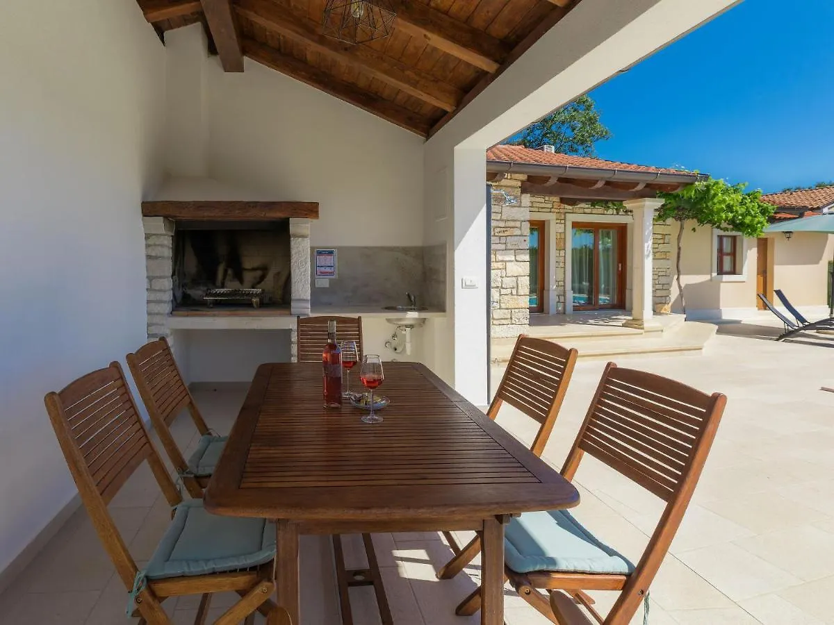 Holiday Home Florens - ROJ469 Sveti Petar u Sumi