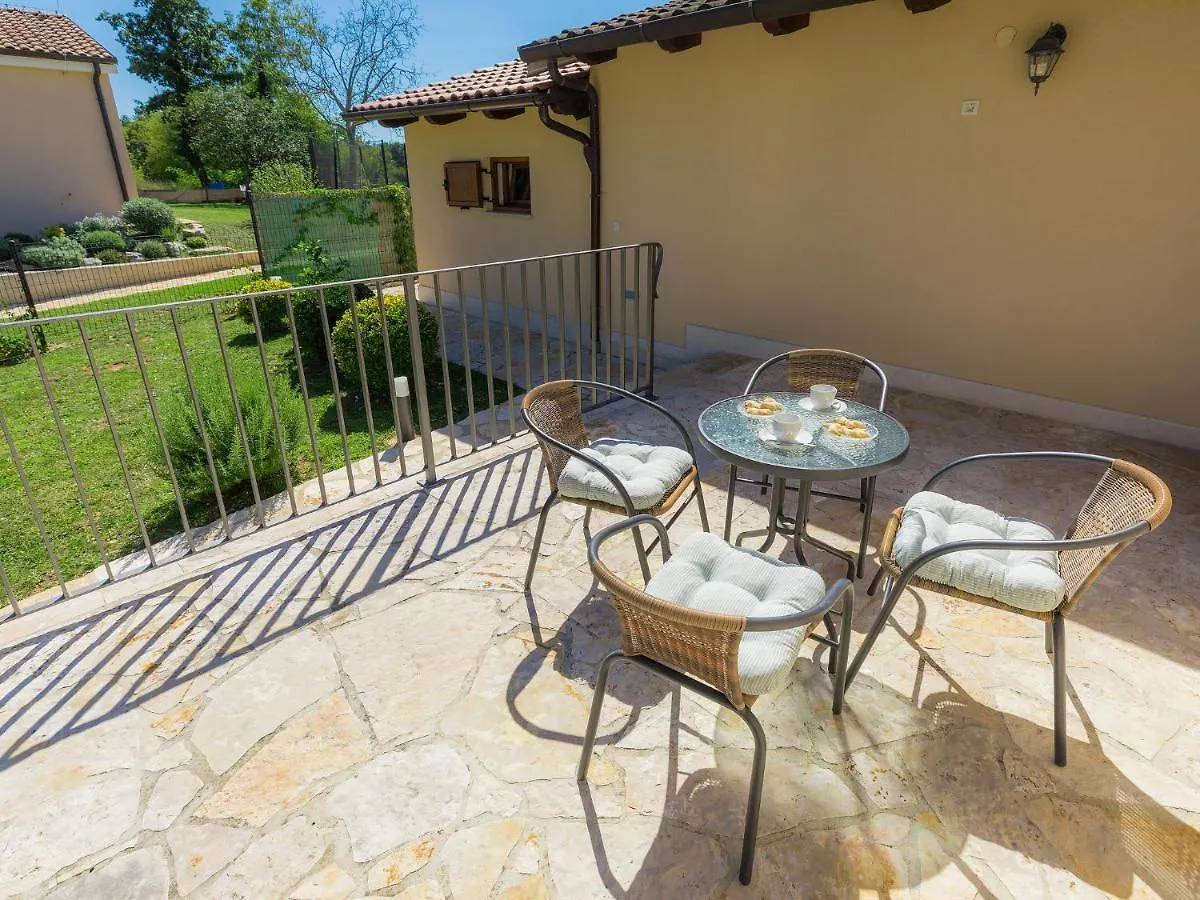 Holiday Home Florens - ROJ469 Sveti Petar u Sumi