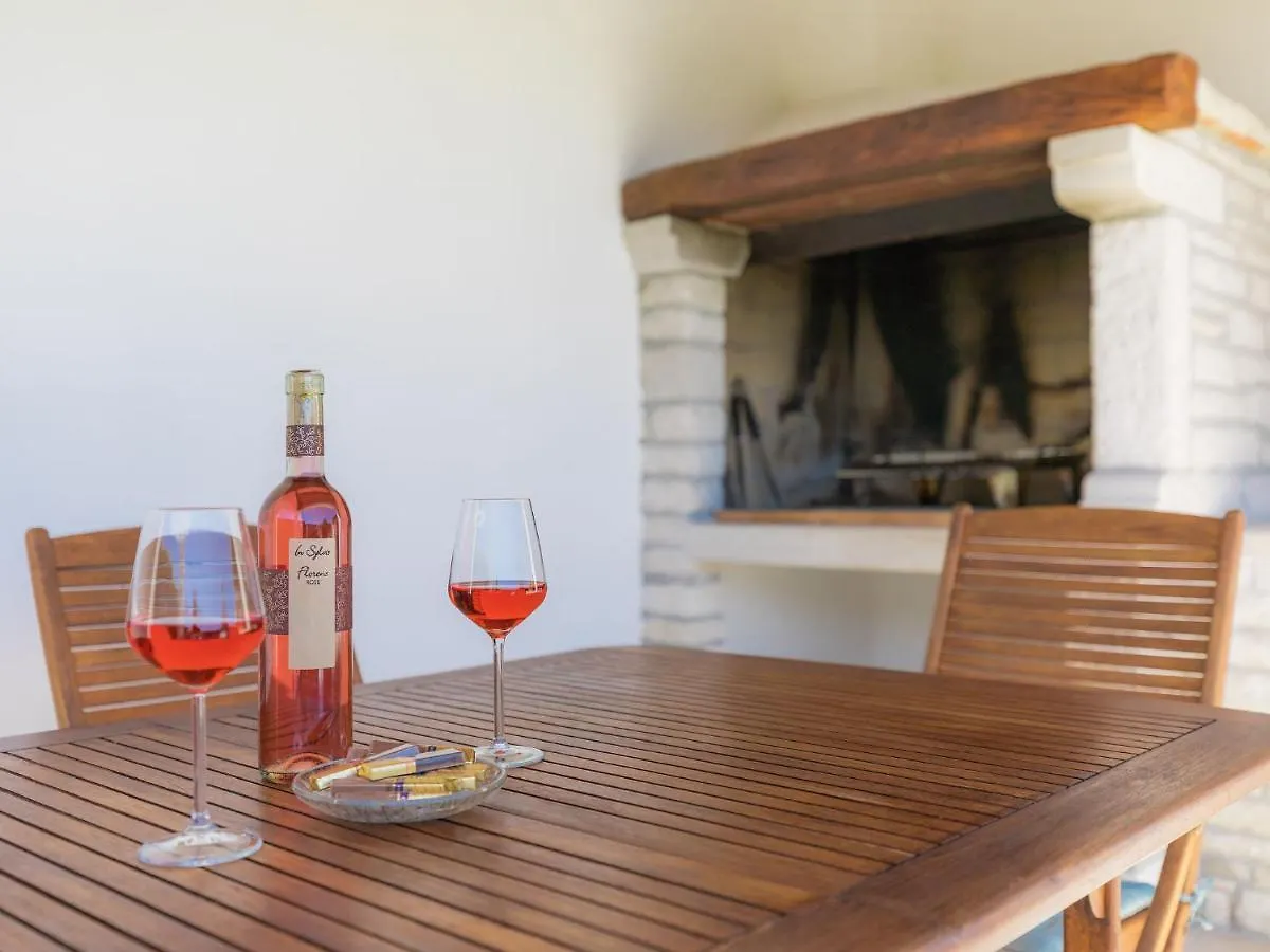 Holiday Home Florens - ROJ469 Sveti Petar u Sumi