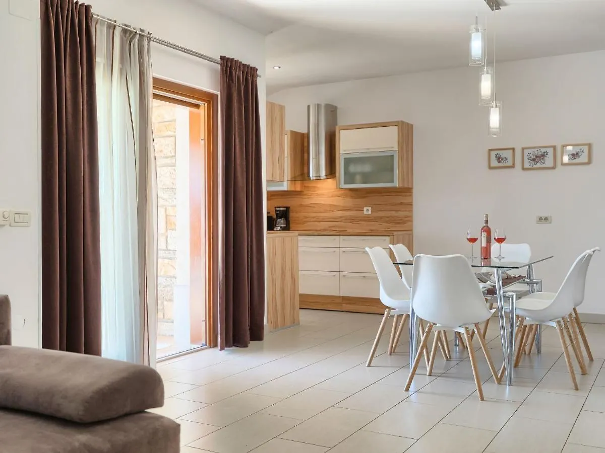 Holiday Home Florens - ROJ469 Sveti Petar u Sumi